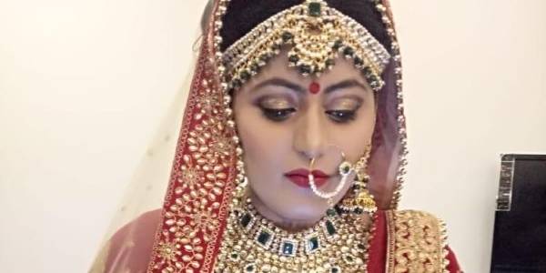 Meena Beauty Salon, B-block, Delhi