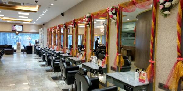 Silky Cut Salon, Sector-19 D, Chandigarh