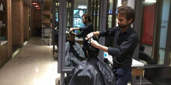 Looks Salon, Sector-104, Noida