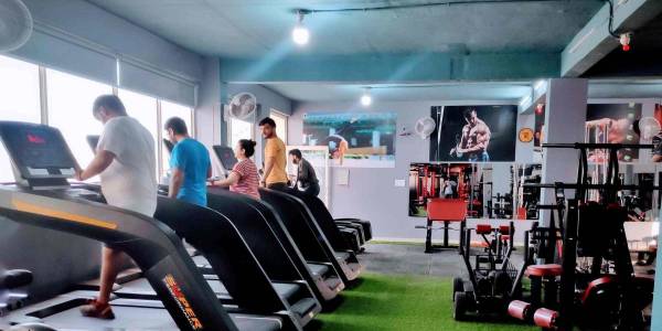 ShapeAthon fitness club Zirakpur