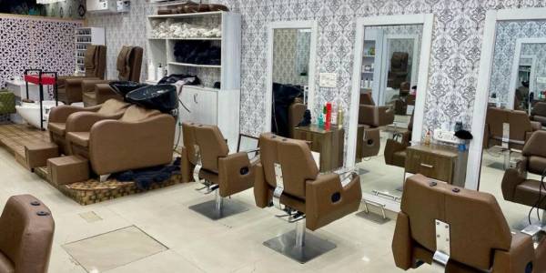 Dubai Modern Unisex Salon at VIP Road Zirakpur, Vip road, Zirakpur