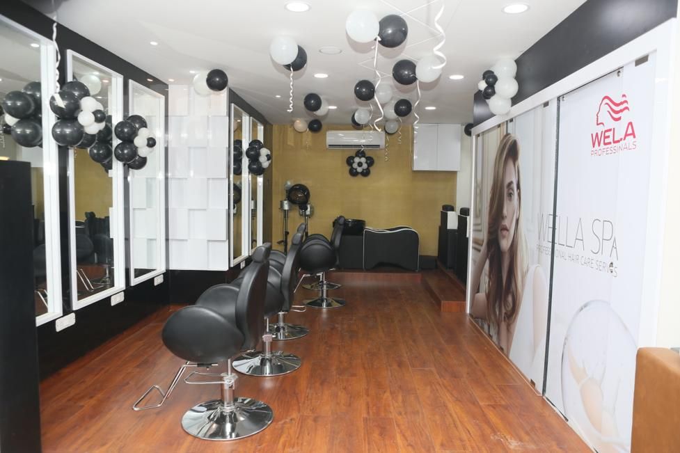 Tammana Unisex Saloon, Kharar