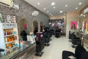 The 7Up Unisex Salon Kharar, Kharar