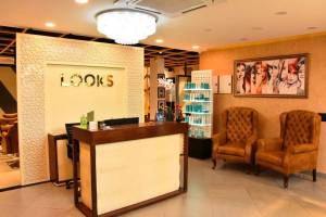Looks Salon