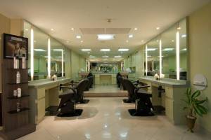 Taj Salon, Delhi