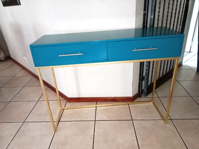 Captain Furniture logo