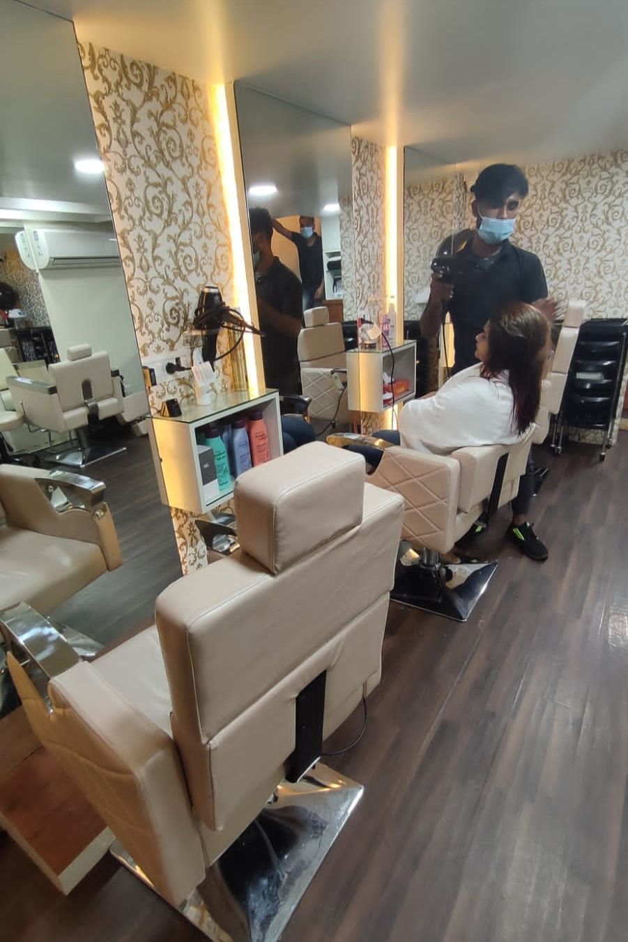 Samriz Hair & Beauty Salon logo