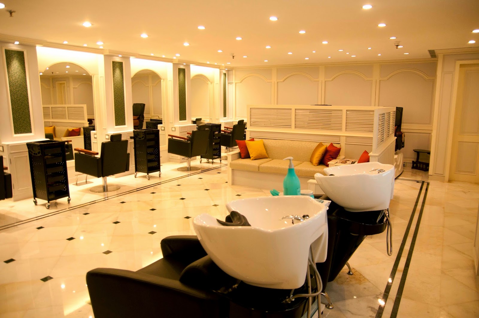 Taj Salon, Delhi