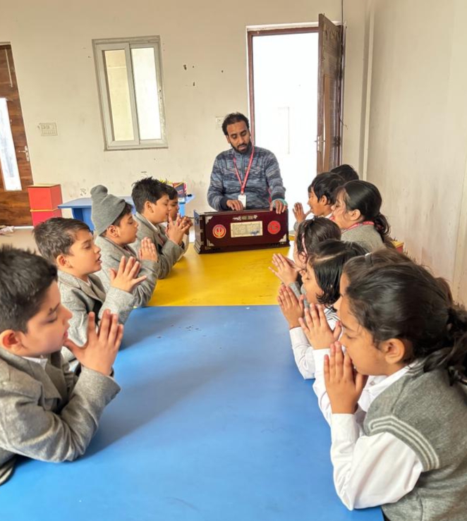 Max Music School, Mohali logo