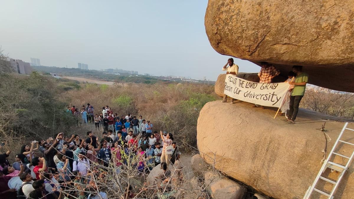 Mushroom Rock, Gachibowli