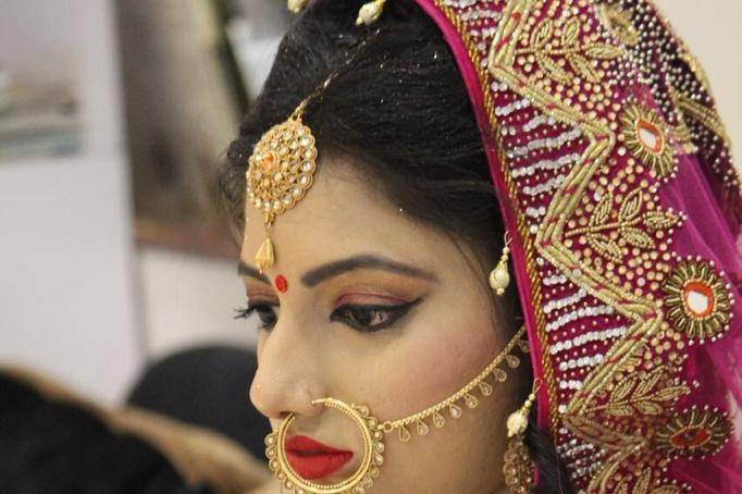 Shabnam Unisex Salon logo