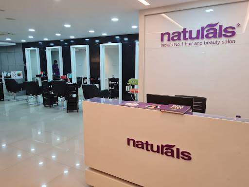 Naturals Salon logo