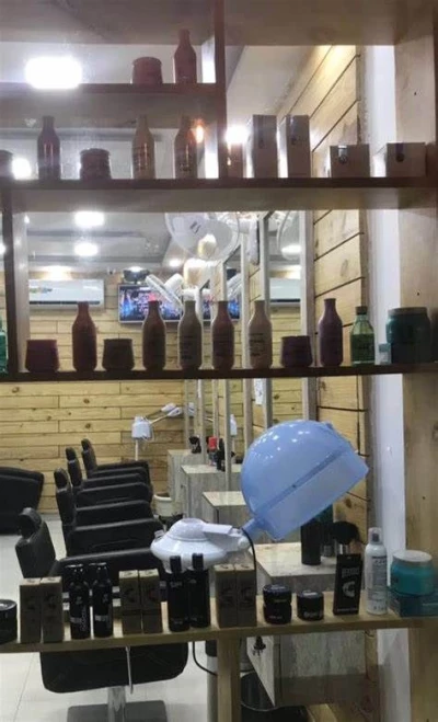Razors Hair Salon, Sector-46, Noida