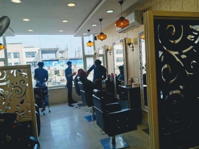 Manoz Unisex Salon