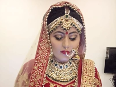 Meena Beauty Salon, B-block, Delhi