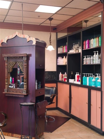 Looks Salon and Spa, Kolkata