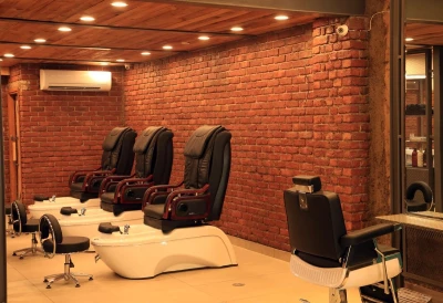 Geetanjali Salon,rajouri mgarden, Delhi