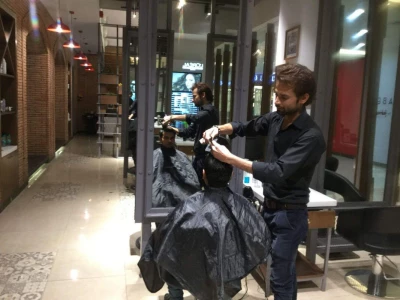 Looks Salon, Sector-104, Noida