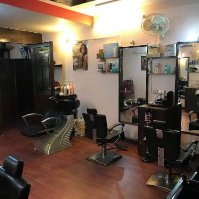 Crazy look Beauty saloon