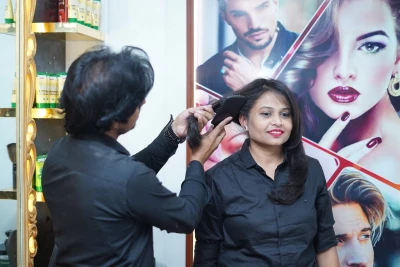 Khanak Salon