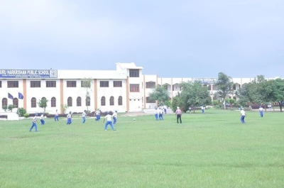 Sri Guru Harkrishan Public School, white avenue