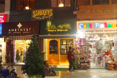 khan market restaurants, Delhi