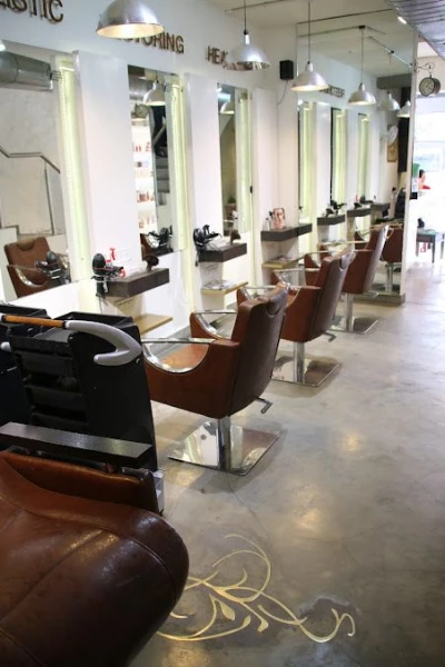 Blossom Kochhar Aroma Magic Unisex Salon