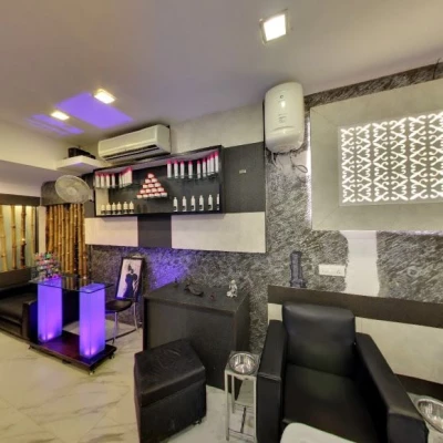 Nykaa Hair Studio Family Salon