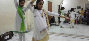 Rhythm Sangeet Mahavidyalaya, Noida logo