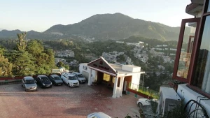 Hotel Himanis , Dera bassi