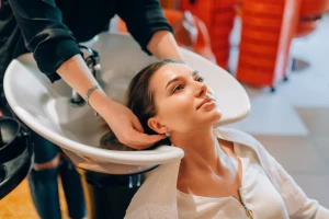 Excellent Hair Saloon logo