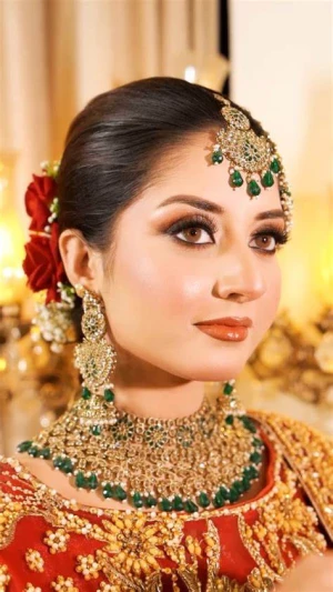 Saniya Beauty Salon, Mumbai logo