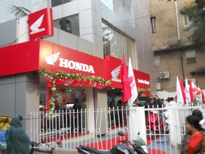 Leaders Honda, Kolkata logo