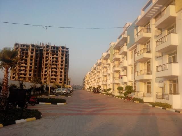 2/3 bhk flats in Savitry Greens- VIP Road, Zirakpur: