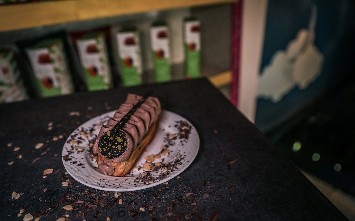 Ka Eclairs & Kafe