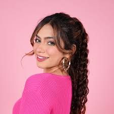 "Nagma Mirajkar: A Trailblazer Among India’s Top Beauty Influencers"