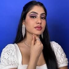 Top Indian Beauty Influencers: Spotlight on Yashi Tank