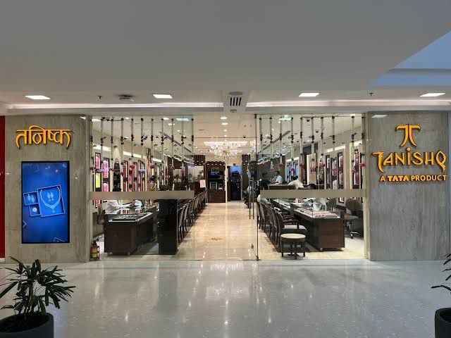 Tanishq Jewellers, sector 17, Chandigarh