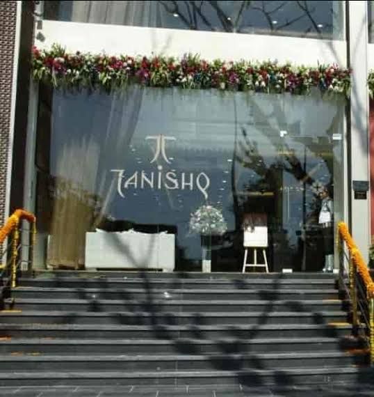 Tanishq Jewellers, sector 17, Chandigarh