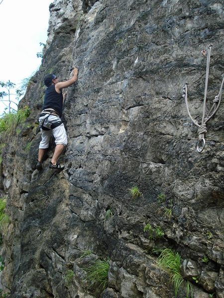 "Introducing South Delhi’s Premier Indoor Climbing Gym – Leisure Rock Climbing by DelhiRock!"