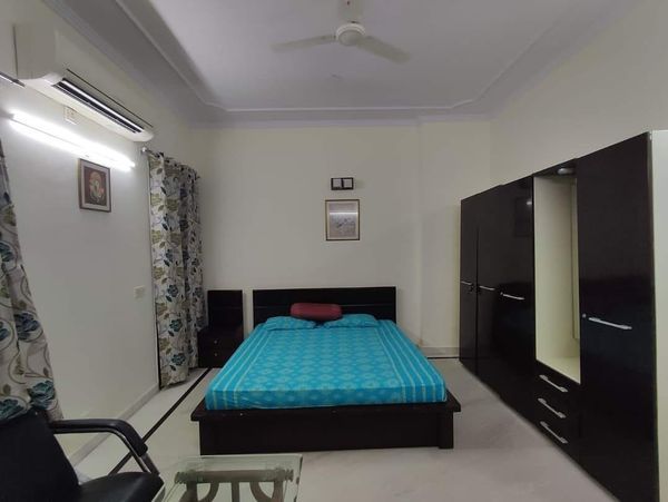"Discover Quality Accommodation at Dilshad Khan PG"