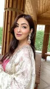 Anmol Bhatia: Connecting Beauty and Community in the Digital Age"