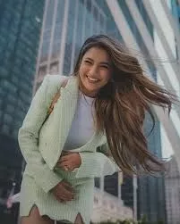 The Beauty Maven: Mrunal Panchal’s Journey as a Top Indian Influencer"