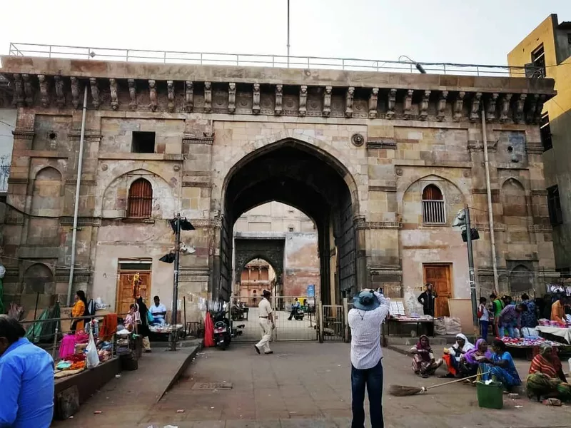 lal darwaja, Historical place