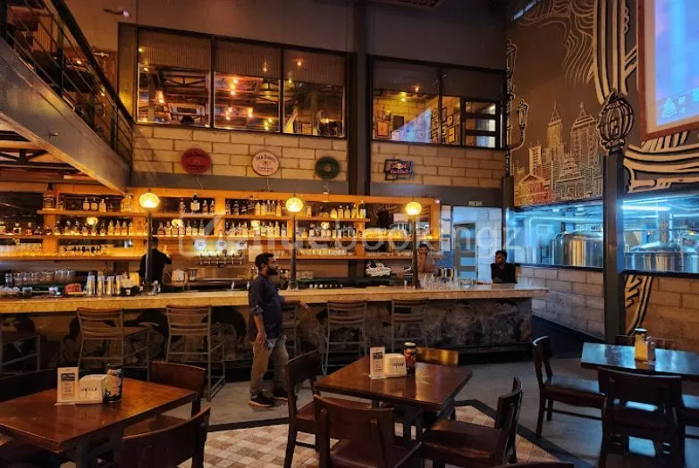 Vapour Brewpub & Diner Restaurant