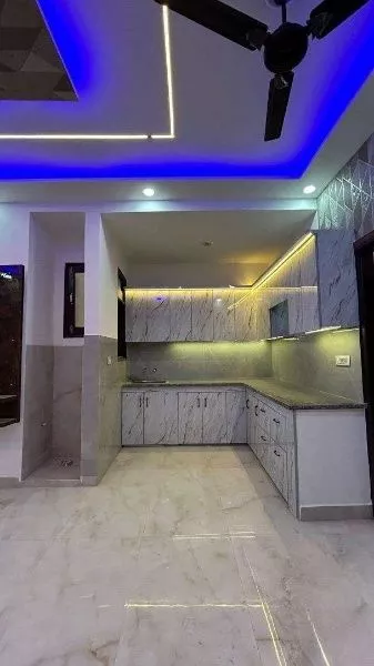 "Spacious 2 BHK Semi-Furnished Flat in DLF Ankur Vihar, Loni – 700 Sq. Ft. of Comfort"