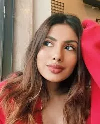 "Unveiling Beauty: Aashna Hegde’s Journey to Influencer Stardom