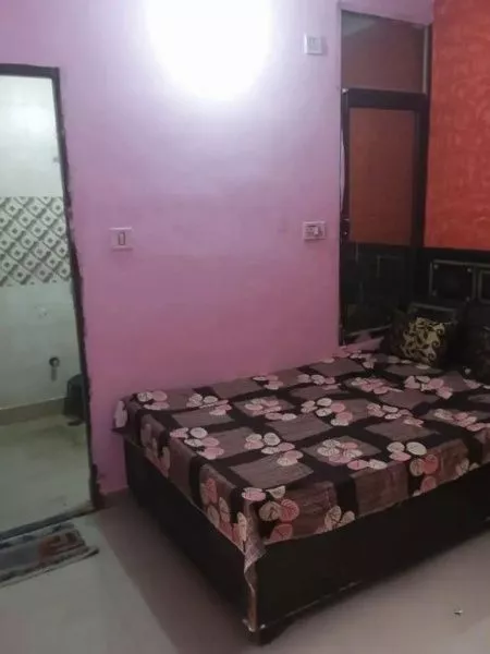 Comfortable 1 BHK Flat with Modern Amenities in DLF City Phase 3, Gurgaon