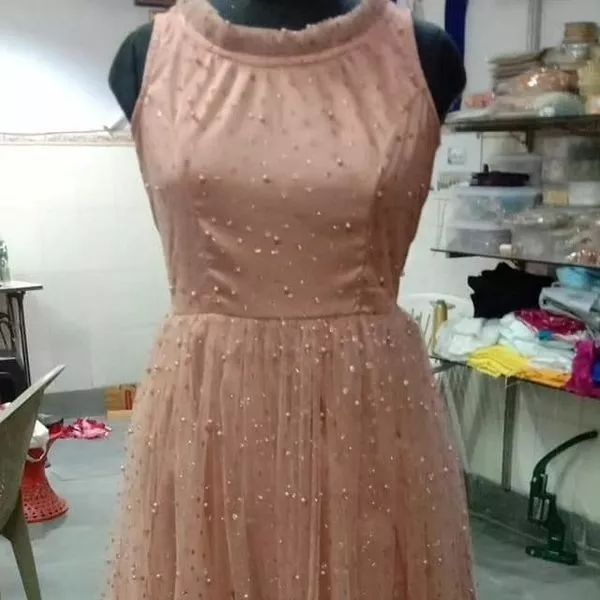 "Become a Pro Seamstress: Tailoring Classes at Usha Sewing School"