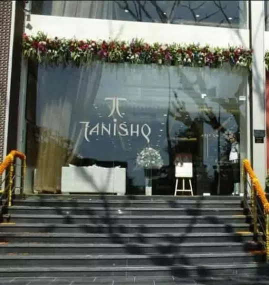 Tanishq Jewellers, sector 17, Chandigarh